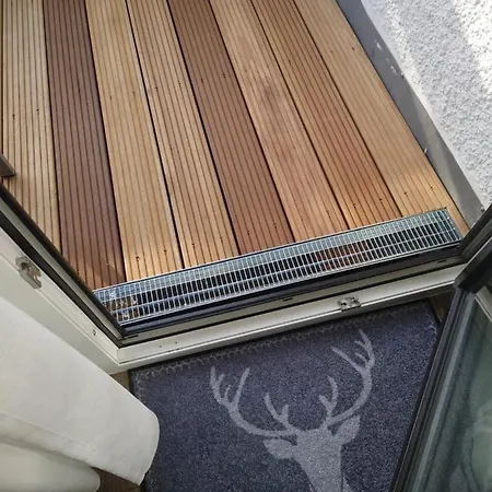 Vip Deluxe 107qm Auf Zwei Etagen 1 Dopplezimmer Eg 1 Doppelzimmer Auf Der Galerie Sowie 2 Badezimmer Und Komplette Kueche Mit Mikrowelle Und Backofen Ideal Fuer 1 Bis 6 Gaeste Direkter Blick Auf Garten Und Bergblick Alles Nur Nicht 0815 * 施利尔塞