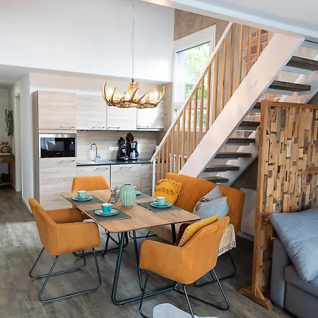 Vip Deluxe 107qm Auf Zwei Etagen 1 Dopplezimmer Eg 1 Doppelzimmer Auf Der Galerie Sowie 2 Badezimmer Und Komplette Kueche Mit Mikrowelle Und Backofen Ideal Fuer 1 Bis 6 Gaeste Direkter Blick Auf Garten Und Bergblick Alles Nur Nicht 0815 公寓 施利尔塞