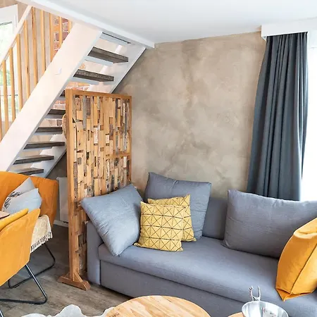公寓 Vip Deluxe 107qm Auf Zwei Etagen 1 Dopplezimmer Eg 1 Doppelzimmer Auf Der Galerie Sowie 2 Badezimmer Und Komplette Kueche Mit Mikrowelle Und Backofen Ideal Fuer 1 Bis 6 Gaeste Direkter Blick Auf Garten Und Bergblick Alles Nur Nicht 0815 *