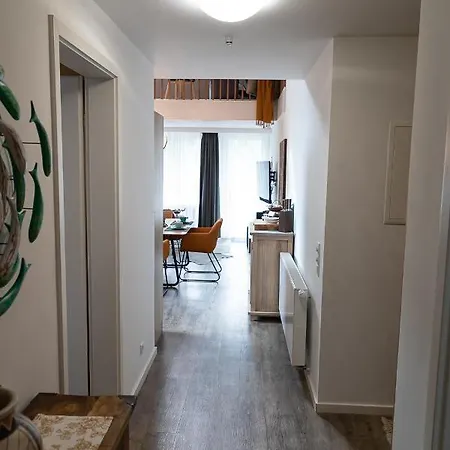 Vip Deluxe 107qm Auf Zwei Etagen 1 Dopplezimmer Eg 1 Doppelzimmer Auf Der Galerie Sowie 2 Badezimmer Und Komplette Kueche Mit Mikrowelle Und Backofen Ideal Fuer 1 Bis 6 Gaeste Direkter Blick Auf Garten Und Bergblick Alles Nur Nicht 0815 * 施利尔塞