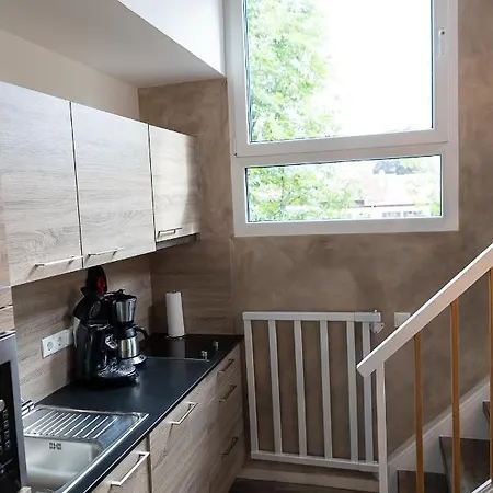 公寓 Vip Deluxe 107qm Auf Zwei Etagen 1 Dopplezimmer Eg 1 Doppelzimmer Auf Der Galerie Sowie 2 Badezimmer Und Komplette Kueche Mit Mikrowelle Und Backofen Ideal Fuer 1 Bis 6 Gaeste Direkter Blick Auf Garten Und Bergblick Alles Nur Nicht 0815